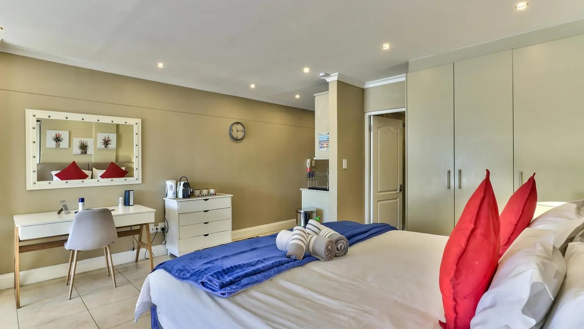 Firmont On Main Apartment Cape Town